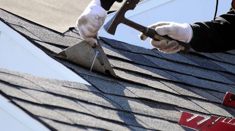 Expert Emergency Roof Repairs services in East Galesburg, IL